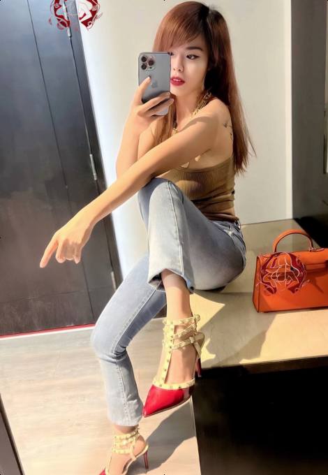 Aleja, 25 years old, Kowloon