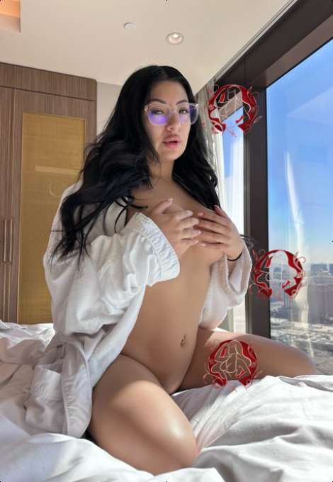 Alexa, photo 4 of 5