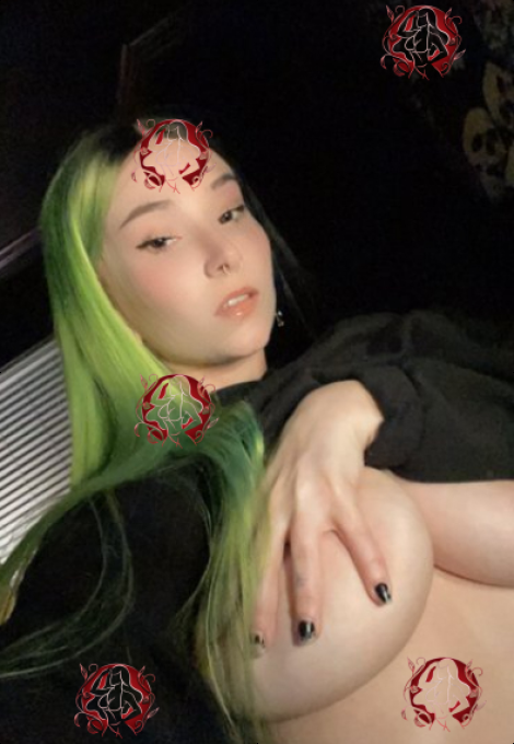 Ariella, photo 2 of 4