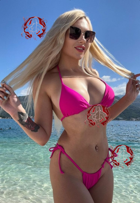 Caamii, 22 years old, Hong Kong Airport