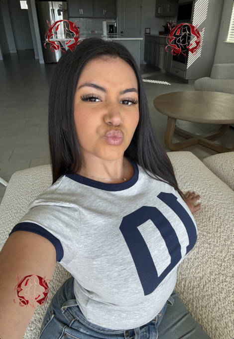 Dayana, photo 4 of 4