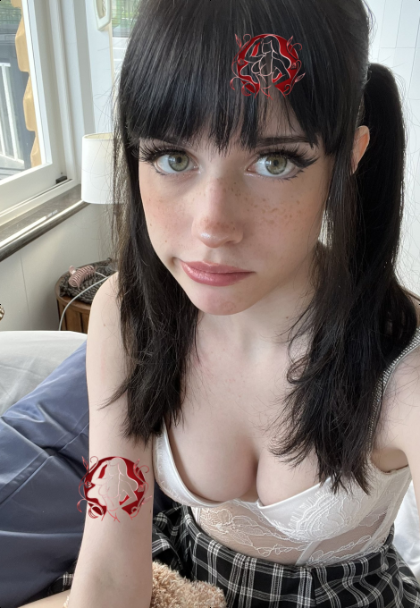 Imogen, photo 2 of 10