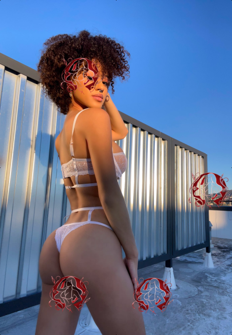 Issabella, photo 4 of 5