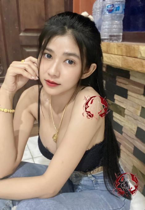Karen, 25 years old, Hong Kong Airport