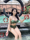 Olivia, photo 2 of 4