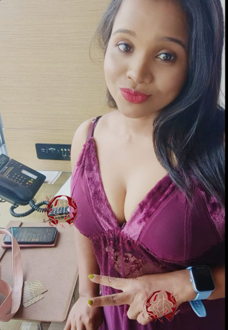 Pearl, 28 years old, Hong Kong Airport