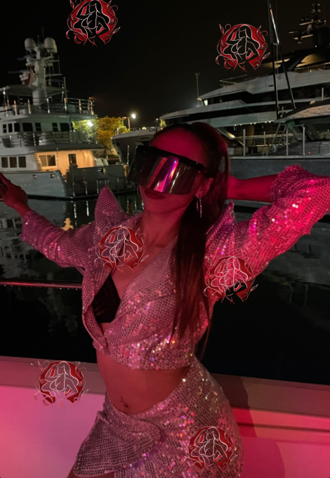 Shae, 26 years old, Hong Kong Airport