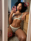 Yasmin, photo 5 of 7